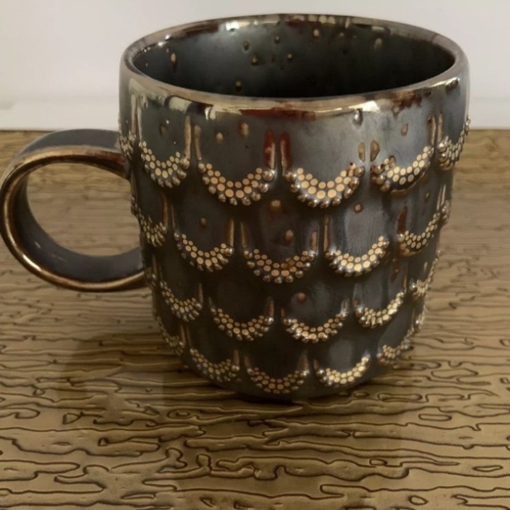 NWT Starbucks 2015 Mermaid 3D Gold Scales Ceramic 10 Ounce Coffee Cup Mug